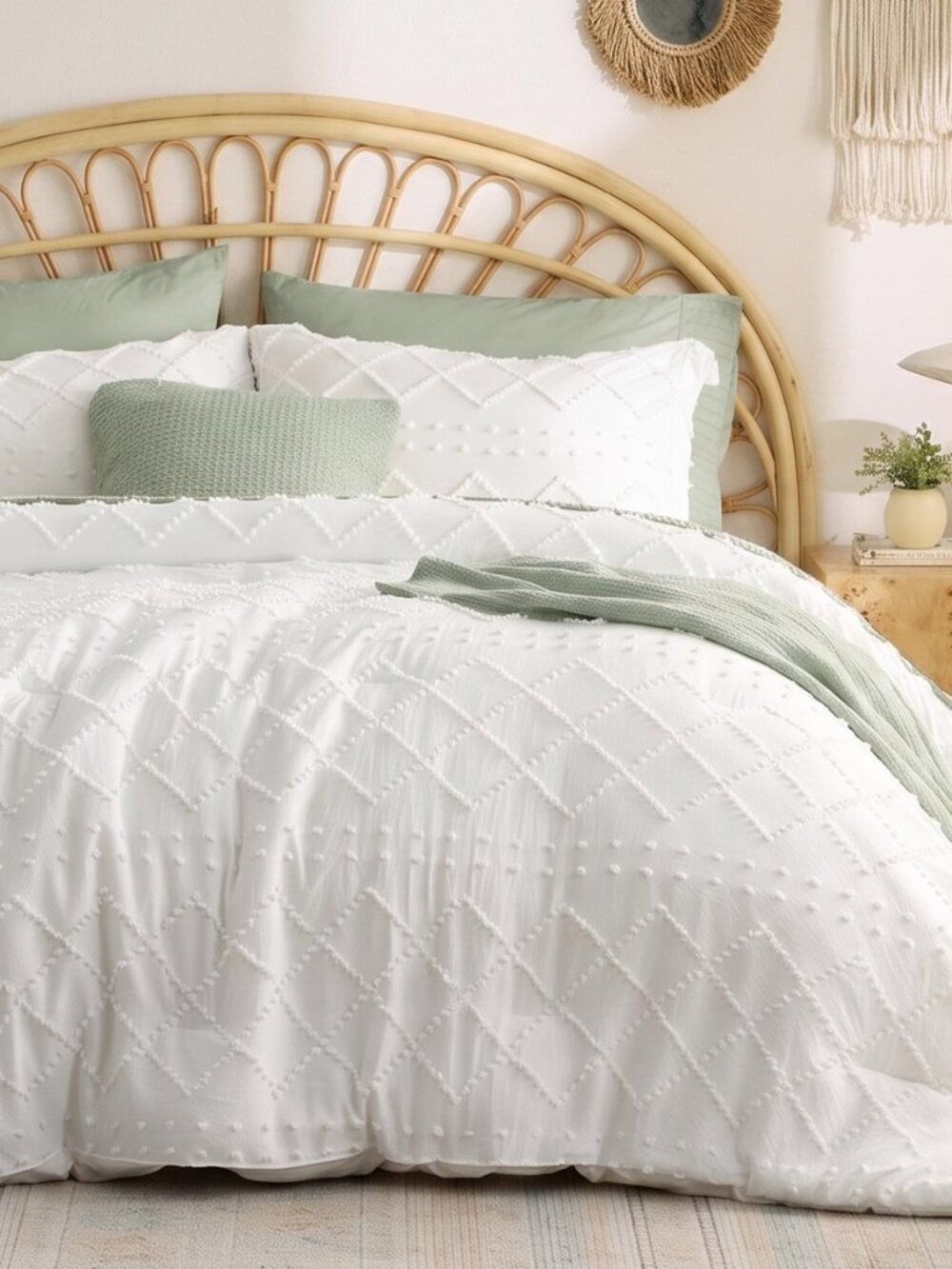 Boho Tufted White Comforter Set, Farmhouse-Style Bedding Queen